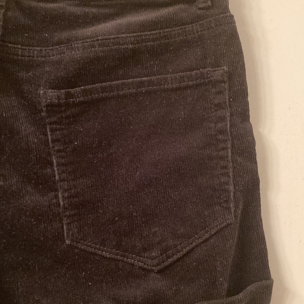 Forever 21 black corduroy cuffed shorts - Picture 5 of 7